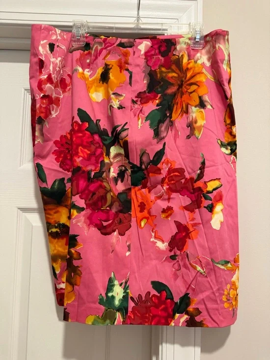 Women’s Talbot Skirt - Picture 3 of 8